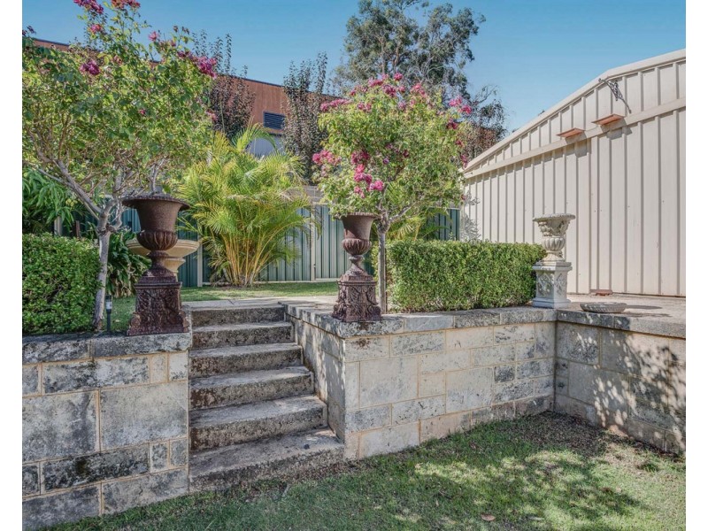 23 Flinn Avenue, Kelmscott WA 6111