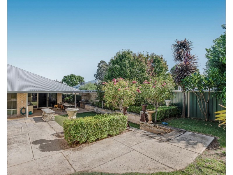 23 Flinn Avenue, Kelmscott WA 6111