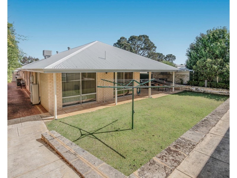 23 Flinn Avenue, Kelmscott WA 6111