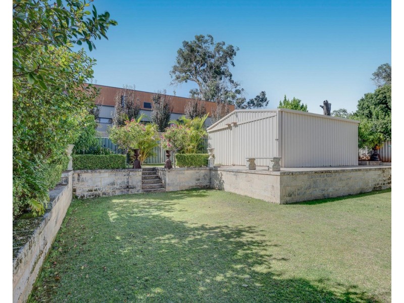 23 Flinn Avenue, Kelmscott WA 6111