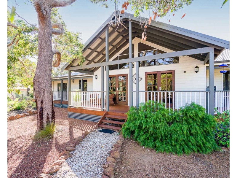 10 Fyfield Way, Bedfordale WA 6112