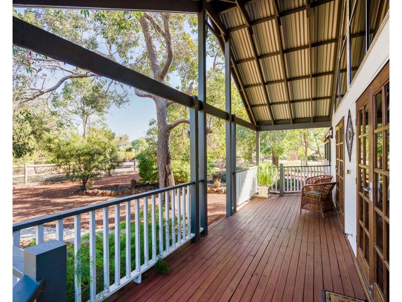 10 Fyfield Way, Bedfordale WA 6112