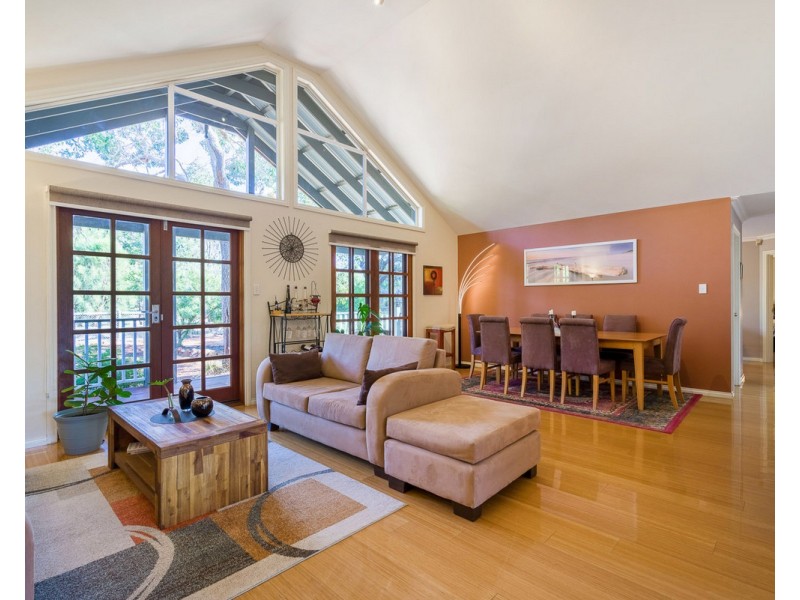 10 Fyfield Way, Bedfordale WA 6112