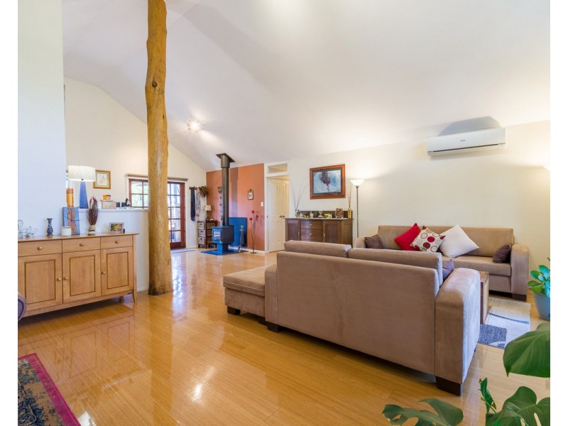 10 Fyfield Way, Bedfordale WA 6112