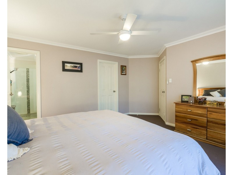 10 Fyfield Way, Bedfordale WA 6112