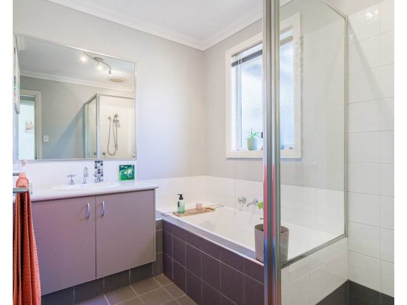 10 Fyfield Way, Bedfordale WA 6112