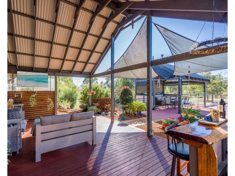 10 Fyfield Way, Bedfordale WA 6112