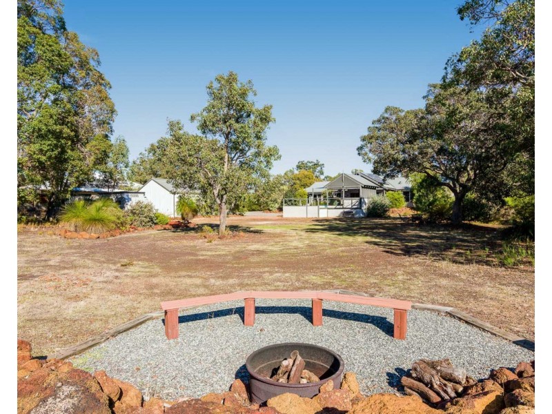 10 Fyfield Way, Bedfordale WA 6112