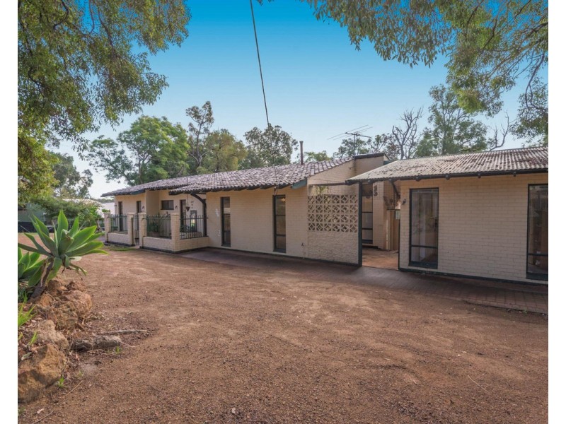 17 Garland Road, Roleystone WA 6111