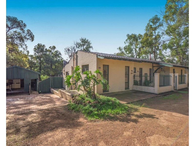 17 Garland Road, Roleystone WA 6111