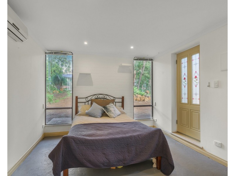 17 Garland Road, Roleystone WA 6111