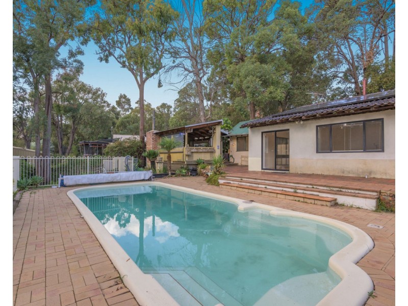 17 Garland Road, Roleystone WA 6111