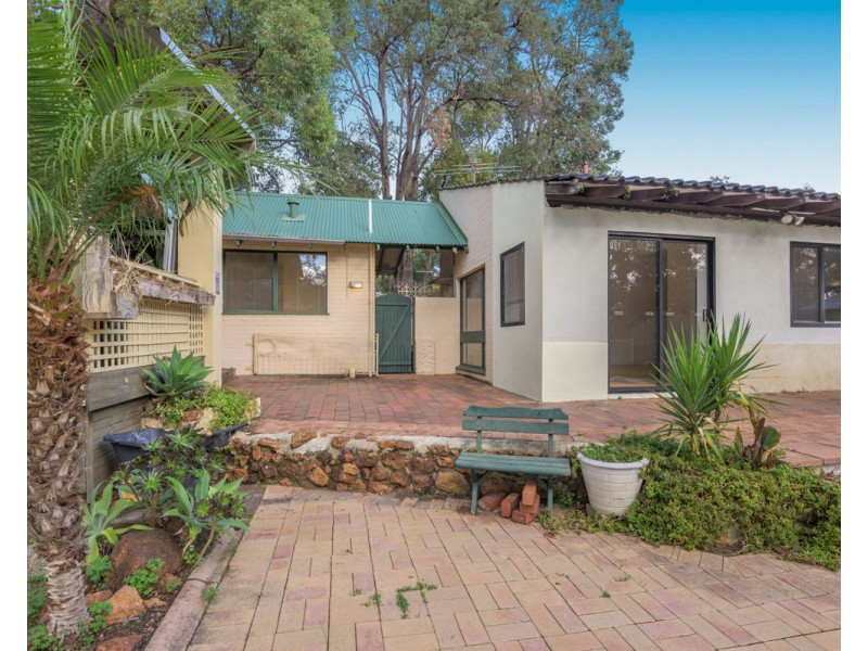 17 Garland Road, Roleystone WA 6111