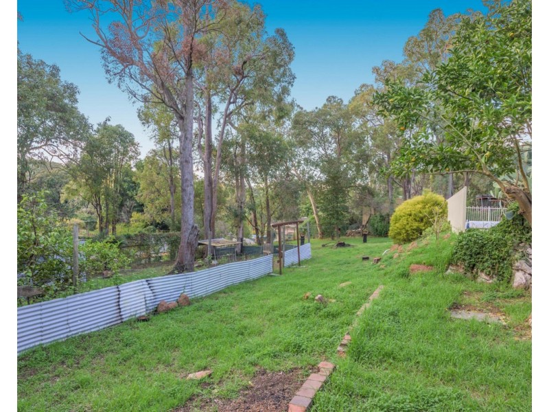 17 Garland Road, Roleystone WA 6111