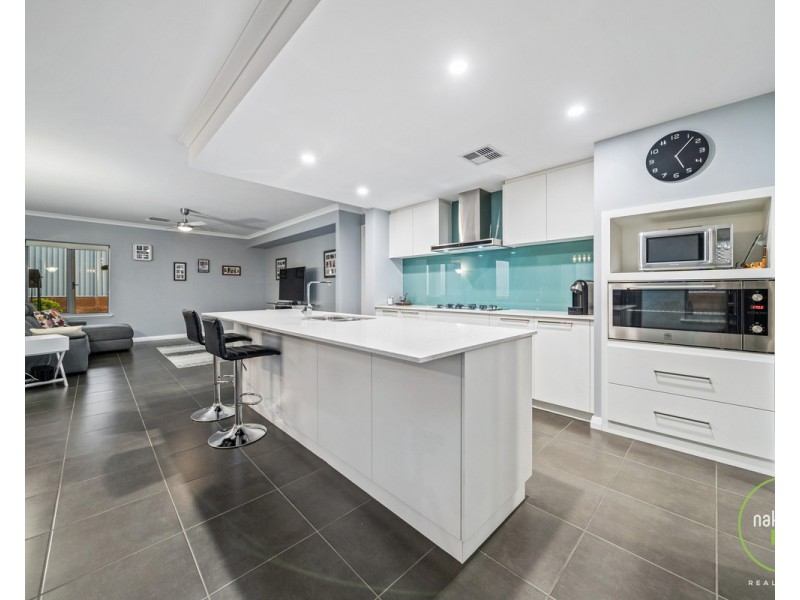 35 Needlewood Loop, Wandi WA 6167