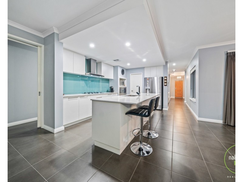 35 Needlewood Loop, Wandi WA 6167