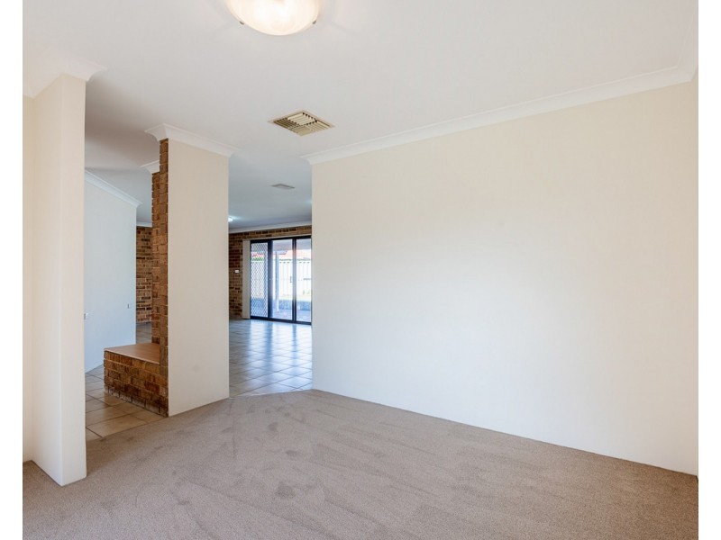 11 Wateredge Road, Thornlie WA 6108