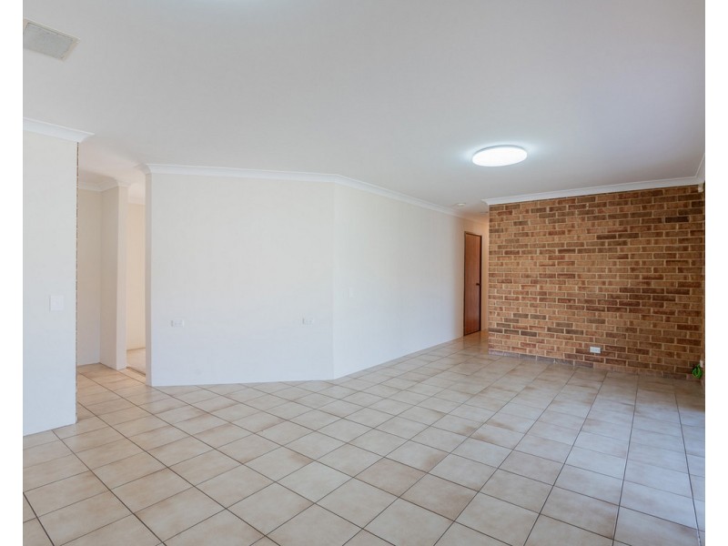 11 Wateredge Road, Thornlie WA 6108
