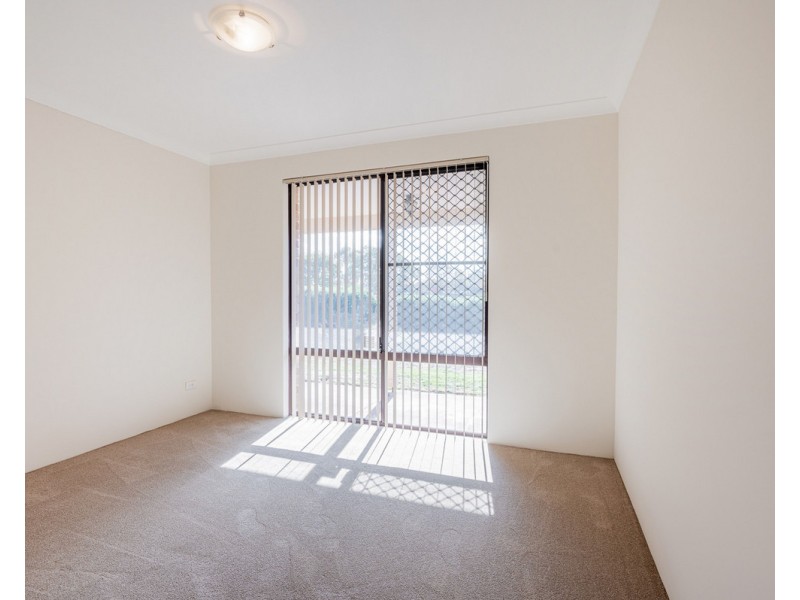 11 Wateredge Road, Thornlie WA 6108