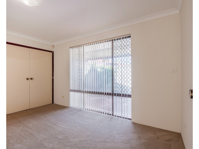 11 Wateredge Road, Thornlie WA 6108