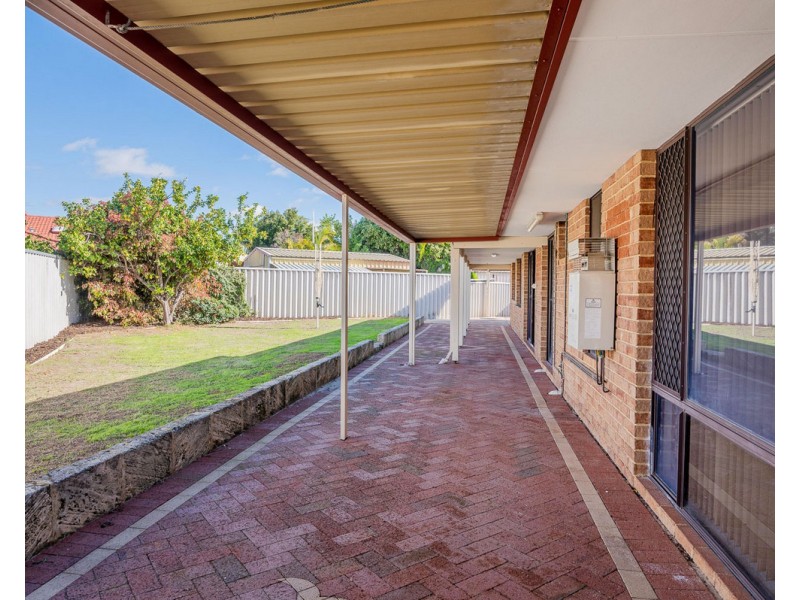 11 Wateredge Road, Thornlie WA 6108