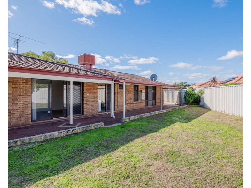 11 Wateredge Road, Thornlie WA 6108