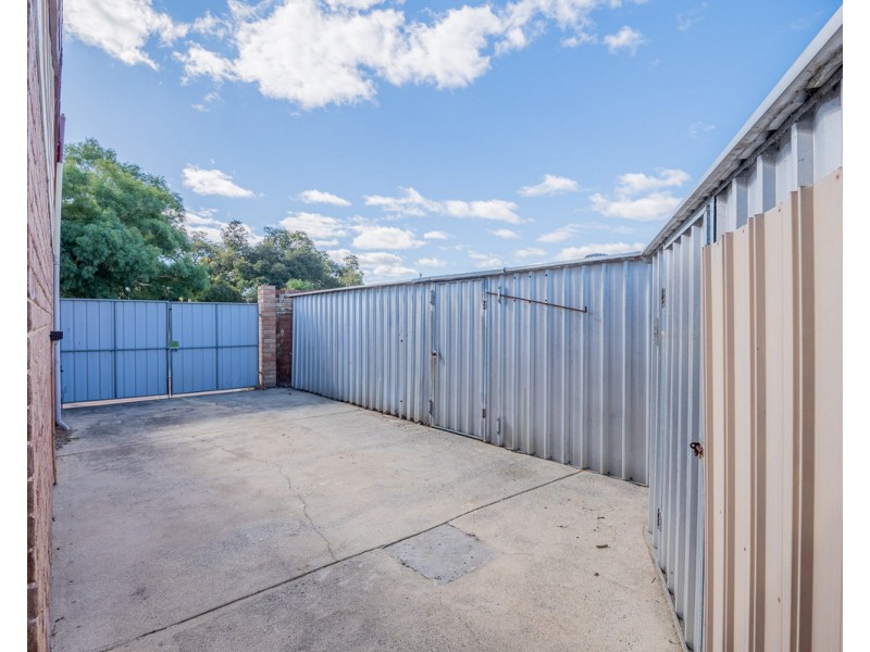 11 Wateredge Road, Thornlie WA 6108
