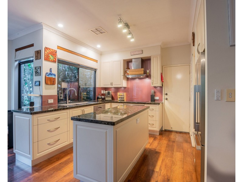 22 Costata Cove, Roleystone WA 6111