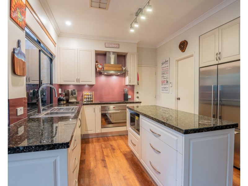 22 Costata Cove, Roleystone WA 6111