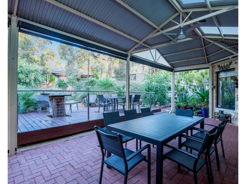 22 Costata Cove, Roleystone WA 6111