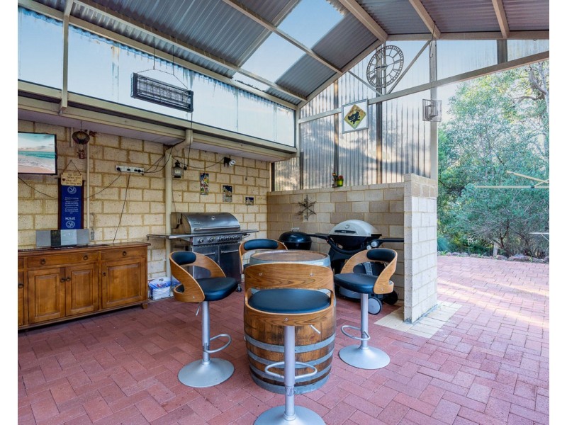 22 Costata Cove, Roleystone WA 6111