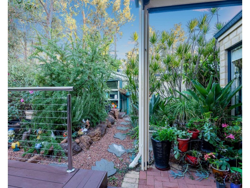 22 Costata Cove, Roleystone WA 6111