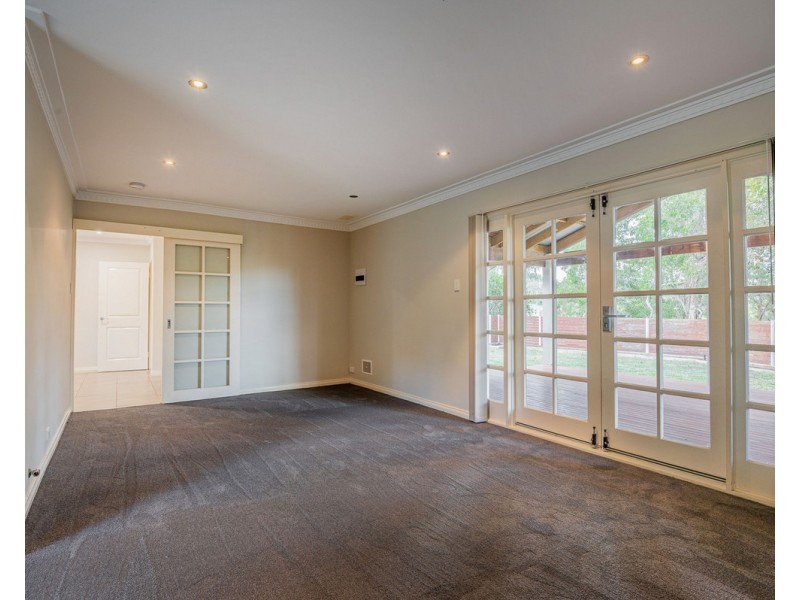 9 Coolabah Drive, Mount Nasura WA 6112