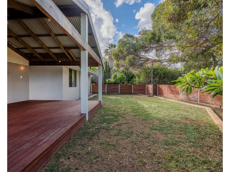 9 Coolabah Drive, Mount Nasura WA 6112