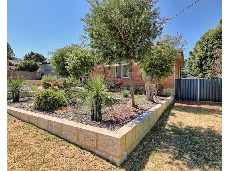 13 George Street, Kelmscott WA 6111