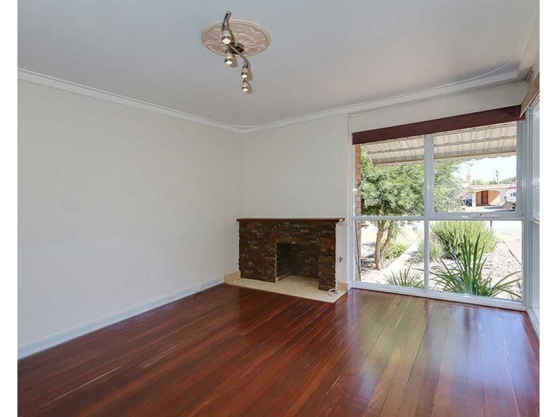 13 George Street, Kelmscott WA 6111