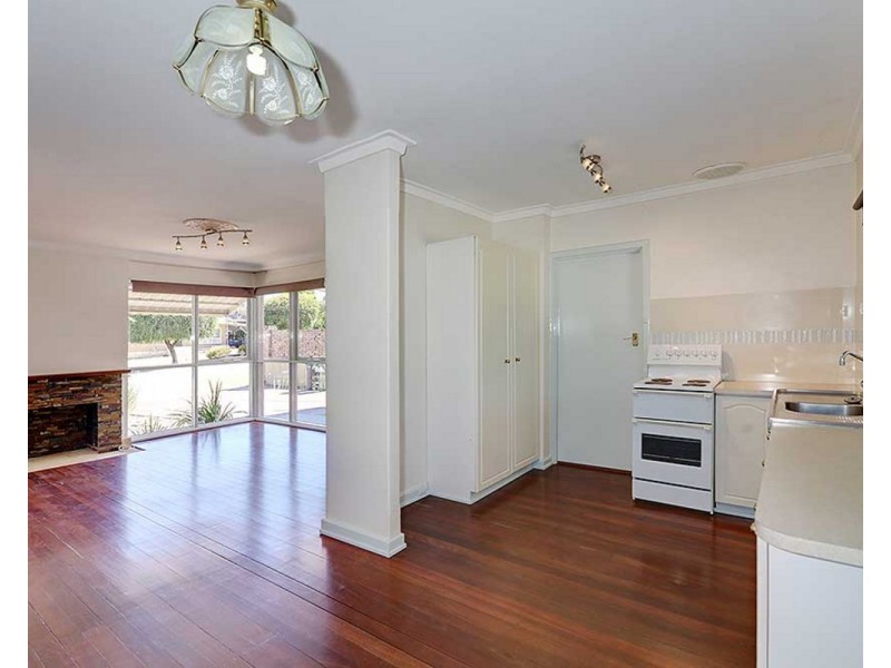 13 George Street, Kelmscott WA 6111