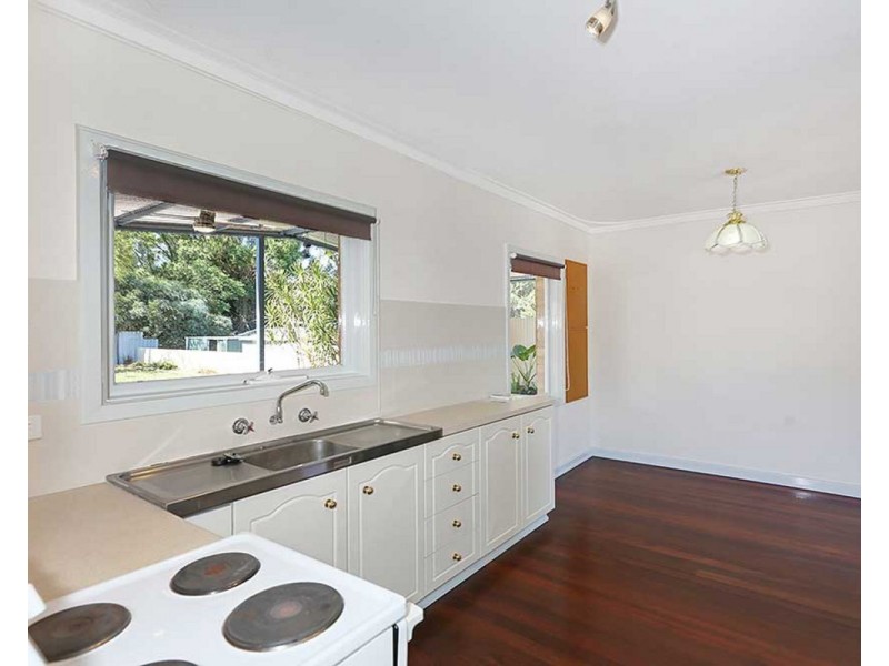 13 George Street, Kelmscott WA 6111