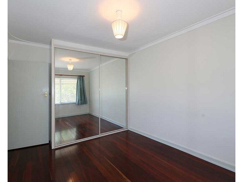 13 George Street, Kelmscott WA 6111