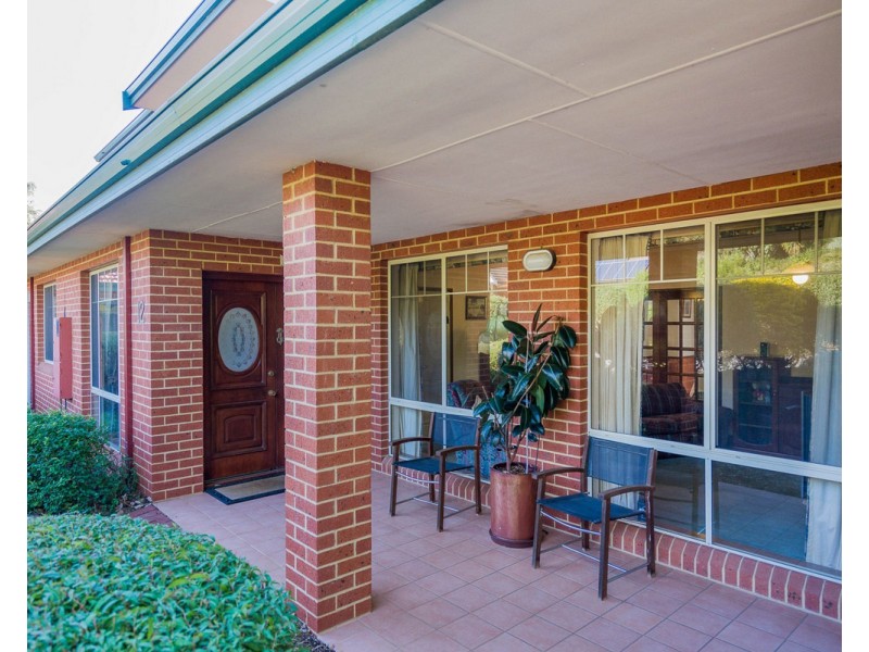 12 Westview Close, Mount Nasura WA 6112