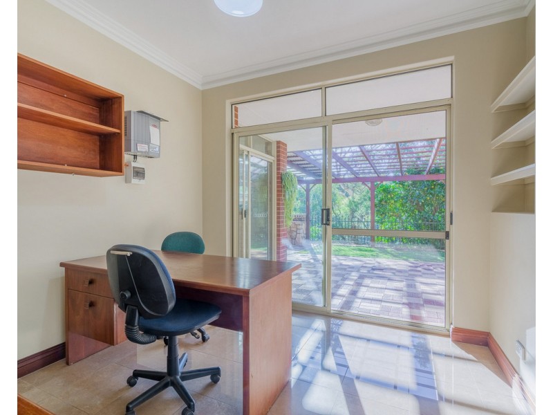 12 Westview Close, Mount Nasura WA 6112