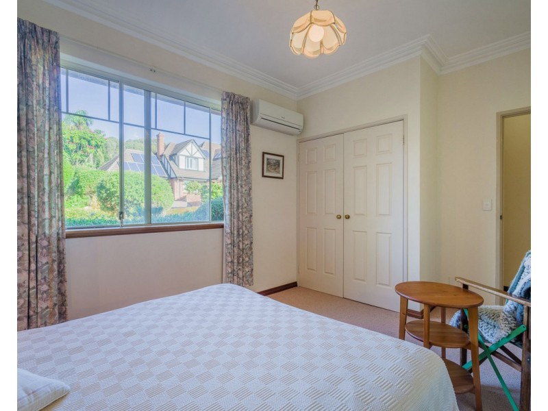 12 Westview Close, Mount Nasura WA 6112