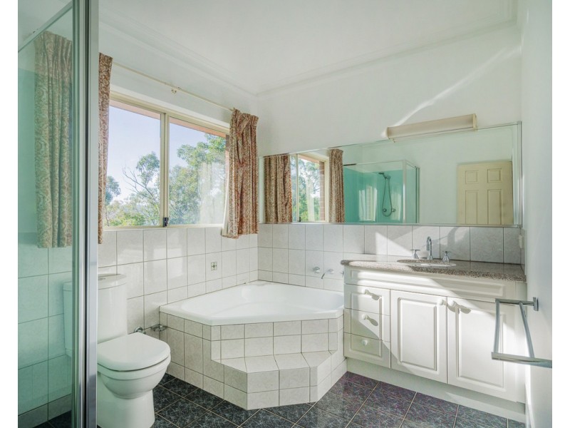 12 Westview Close, Mount Nasura WA 6112