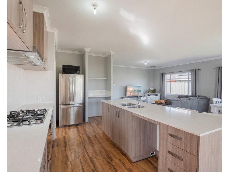 41 Lomond Way, Seville Grove WA 6112