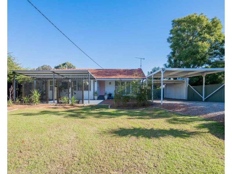 3 Brook Place, Kelmscott WA 6111