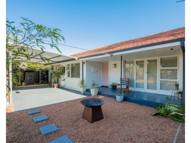 3 Brook Place, Kelmscott WA 6111