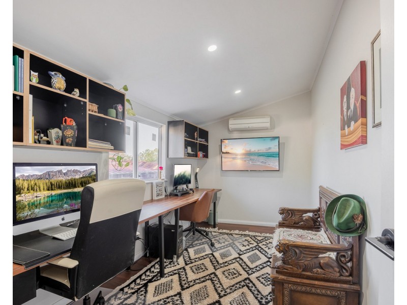 3 Brook Place, Kelmscott WA 6111