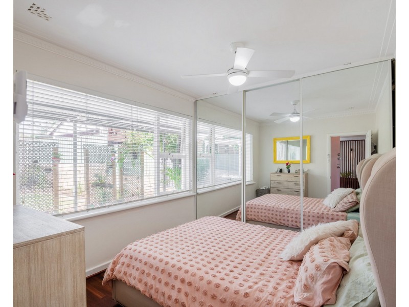 3 Brook Place, Kelmscott WA 6111