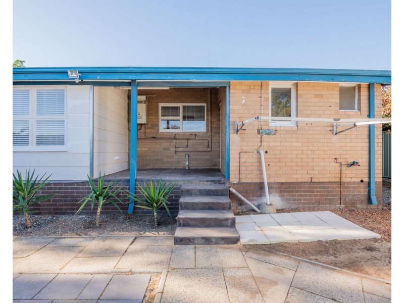 3 Brook Place, Kelmscott WA 6111