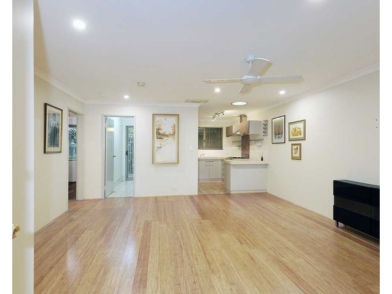 11/4 Page Road, Kelmscott WA 6111